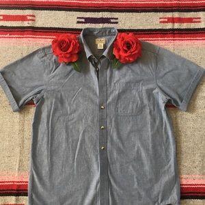 L.L. BEAN | CHAMBRAY BUTTON UP SHIRT L